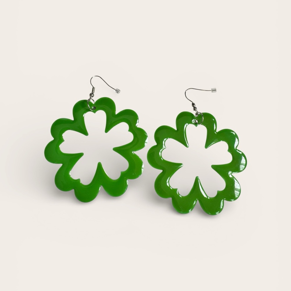 Green Flower Cutout Dangle Earrings